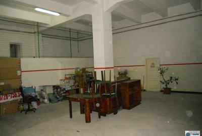 Spațiu comercial, 180 mp în Semicentral