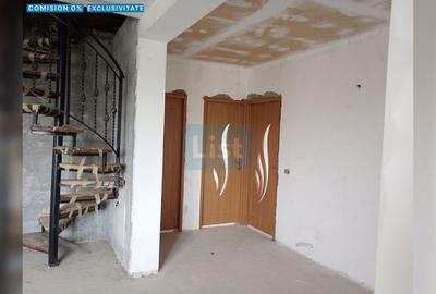 Casă cu 4 camere în Șendreni