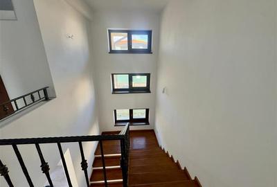 Vilă elegantă individuală în Valea Lupului  5 camere - 28