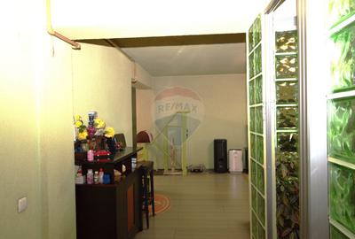 Apartament generos 88mp cu 2 camere de vanzare  Drumul Taberei - 10