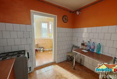 De vânzare: apartament 3 camere, 70 mp, Piața Centrală - 1