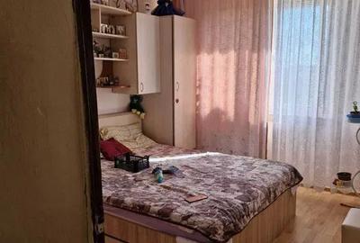 Apartament cu 3 camere decomandat în Apărătorii Patriei