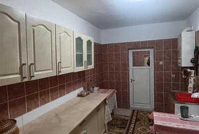 Casa Chercea, doua corpuri cladire, 3 camere, suprafata 256 mp - 5