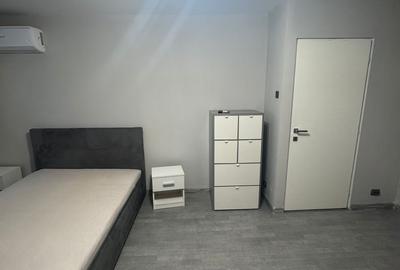 Garsonieră decomandată, mobilată în Vitan Mall