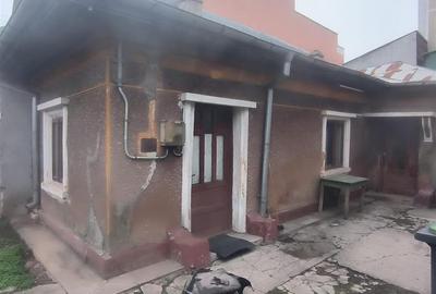 Casă cu 3 camere în Antiaeriană