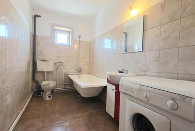 Vila de vanzare in Constanta, 6 camere, zona Km5 - 7