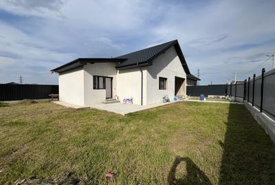 Oportunitate! Casa la sol, 3 camere, teren 420 mp, Valu lui Traian! - 1