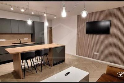 Apartament cu 2 camere semidecomandat, mobilat în Mărăști