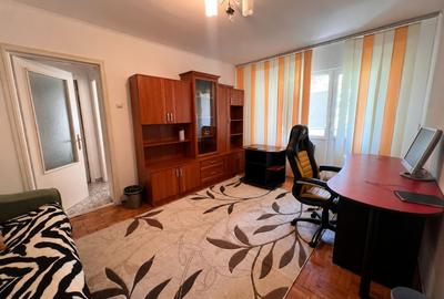 Apartament cu 2 camere semidecomandat, mobilat în Tătărași