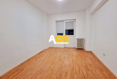 Apartament 3 camere, 2 bai, decomandat, etaj 3,  Cetate, zona Mercur - 7