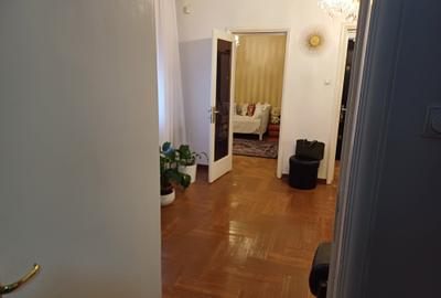 Calarasilor -Agricultori -4 camere -2  locuri parcare - 13