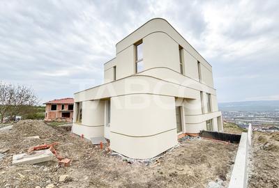 Casa premium tip duplex cu priveliste la oras cartier Voronet Iris - 4