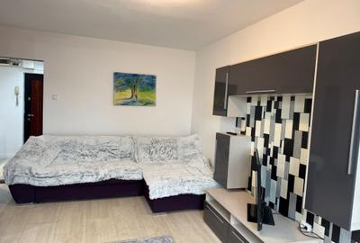 Garsonieră decomandată, mobilată în Vitan