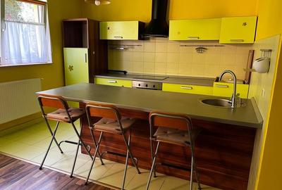 3 camere in bloc tip vila si curte, parcare 2 masini - 2