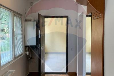 Apartament de vânzare cu două camere, pe strada Ploiești - 8