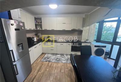 Apartament 3 camere, Zona Miorita / Curtea de Apel Bacau