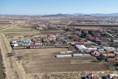 Teren intravilan cu hala construita - 13