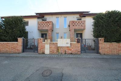 Ciarda Rosie,  4 camere + 2 bai + 2 bucatarii, centrala proprie. - 24