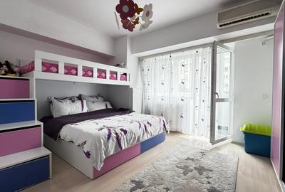 Apartament cu 3 camere semidecomandat în Decebal