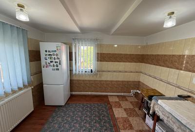Vila construită in 2010 - P+1+pod - S=236 mp și curte 238 mp Campina! - 36
