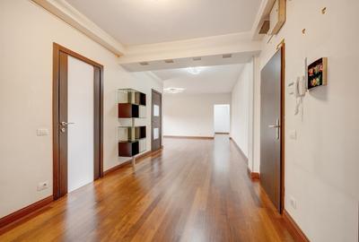 Soseaua Sisesti -  6 camere, 242 mp –2 parcari--Comision 0% - 9