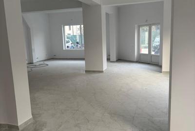 Spatiu comercial Grand Arena Mall / Str Dealul Cucului - 1