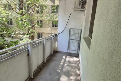 Metrou Apărători Patriei - 3