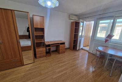 City Park-garsoniera decomandata, cu centrala.....bloc cu lift - 1