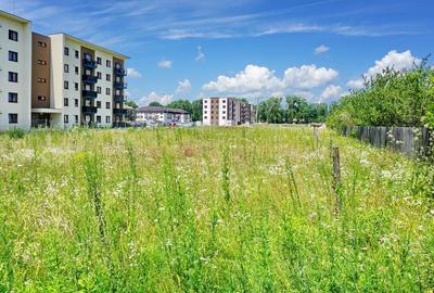 Teren Construcții intravilan de 1000 mp, în Tractorul