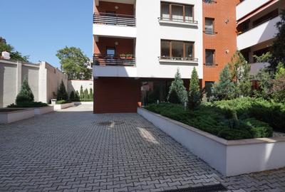 Birou, 200 mp în Cișmigiu