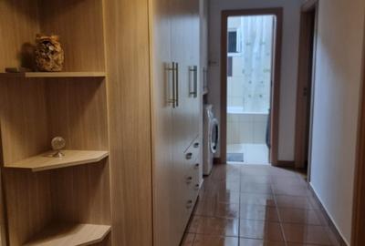 Apartament cu 3 camere decomandat în Pantelimon
