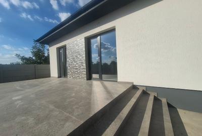 ​Casă individuală cu 4 camere de vânzare – Parter modern în zona Domnești - 26