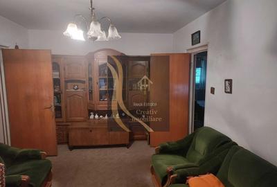 Apartament cu 3 camere semidecomandat în Câmpia Libertății