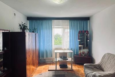 Apartament cu 3 camere în Lipovei