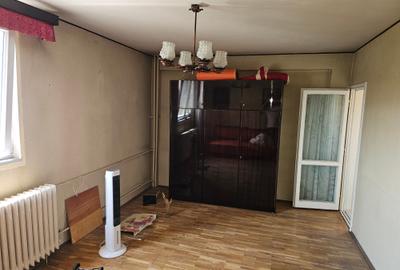 Bucur Obor - 7/10 - bloc mixt 1974, reabilitat, decomandata, balcon, 59900 € - 17