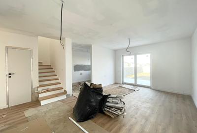 Duplex cu 5 camere în Moșnița Nouă