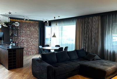 Apartament cu 3 camere decomandat, mobilat în Central