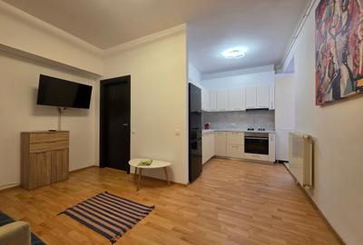 Apartament cu 2 camere semidecomandat în P-ța Universității