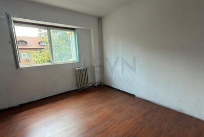 Apartament cu 3 camere decomandat în Lacul Tei
