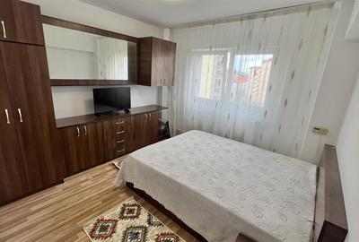 Apartament cu 3 camere decomandat, mobilat în Răcădău