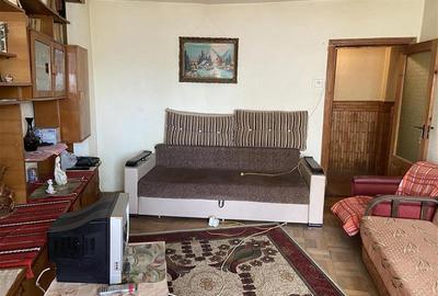 Apartament 2 camere , zona b- dul Independentei , et 1 din 4 , decomandat , 55 m - 3