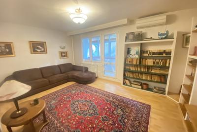 Apartament cu 3 camere decomandat, mobilat în Berceni