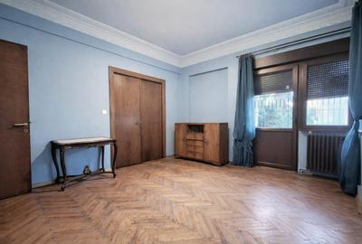 Apartament Romana, Caderea Bastiliei - 4