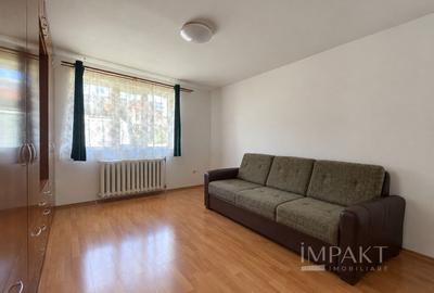 Apartament cu 2 camere semidecomandat, mobilat în Bulgaria