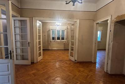 Apartament cu 3 camere decomandat în Dorobanți