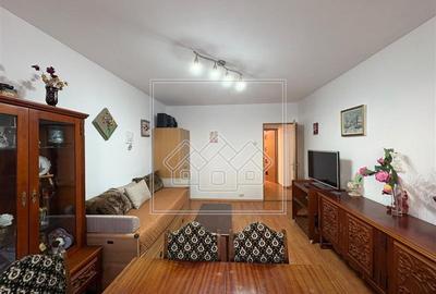 Apartament cu 2 camere, balcon, etaj 2 - Zona Strand - 4