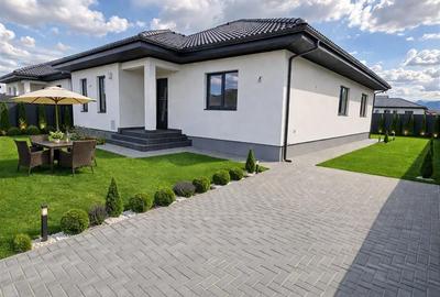 Casă individuală cu 4 camere în Tărlungeni