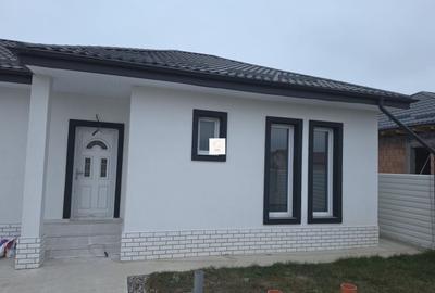 Casa 4 camere Crevedia - 1
