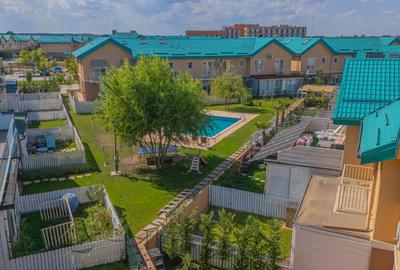 Locuință modernă, gata de mutare,cu terasă  si curte proprii, acces la piscina - 2