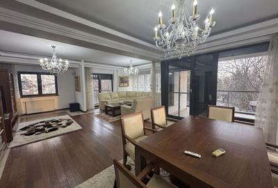 Apartament spatios cu vedere la parc, prima linie - 5